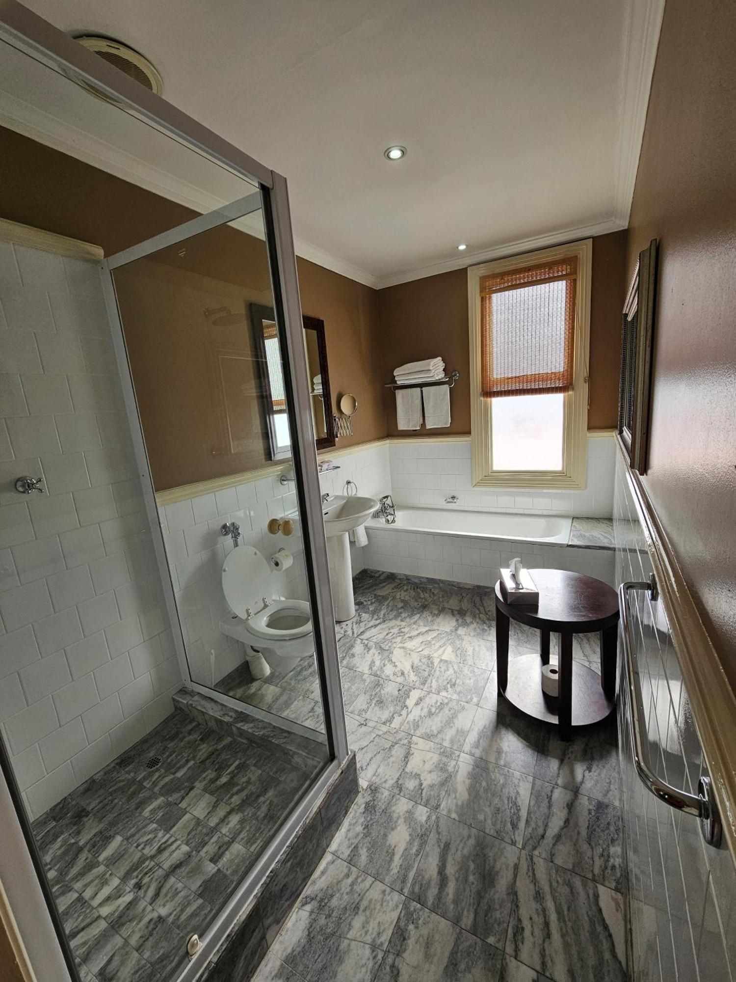 Quarters Hotel Дурбан Экстерьер фото