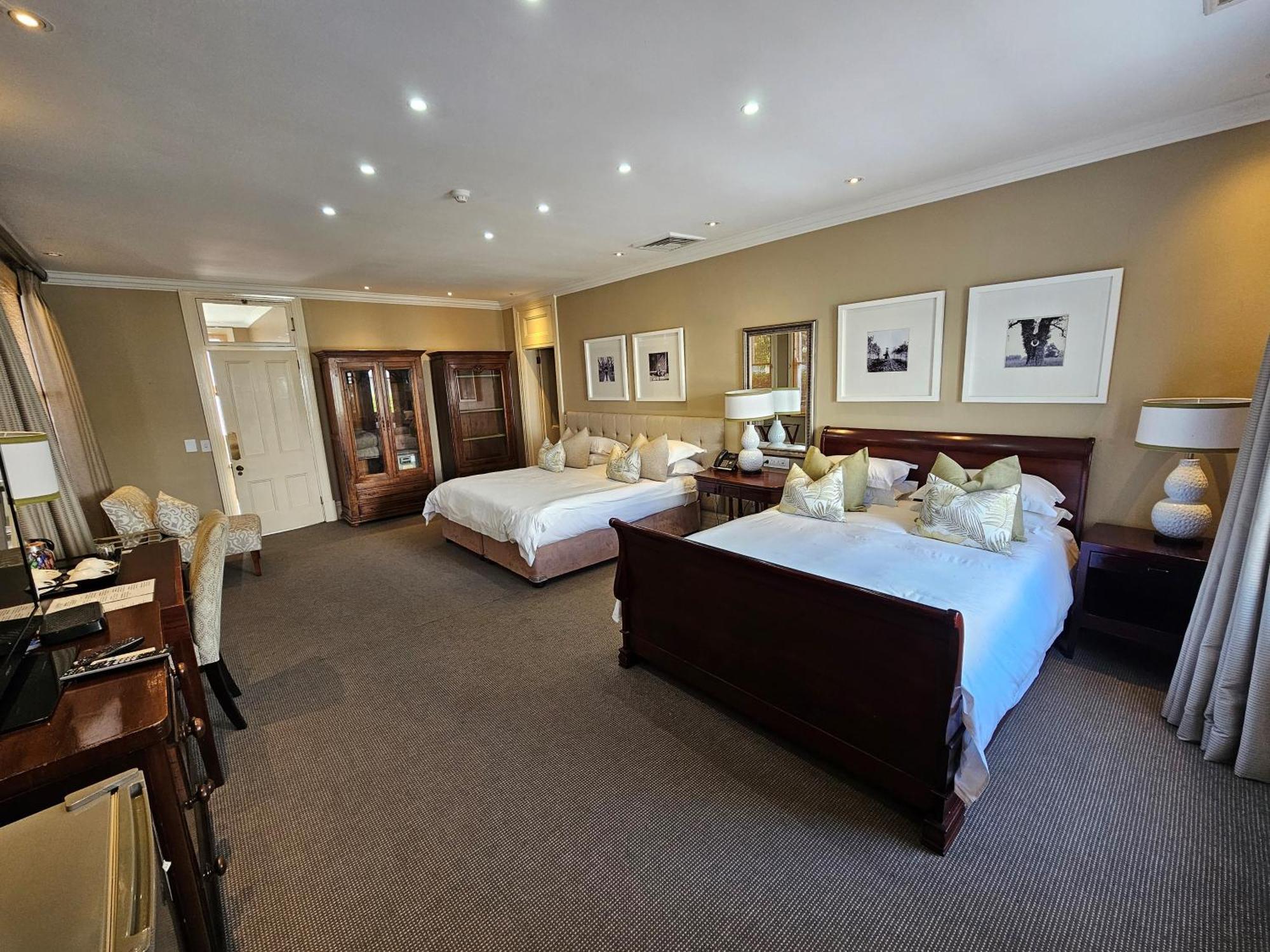 Quarters Hotel Дурбан Экстерьер фото